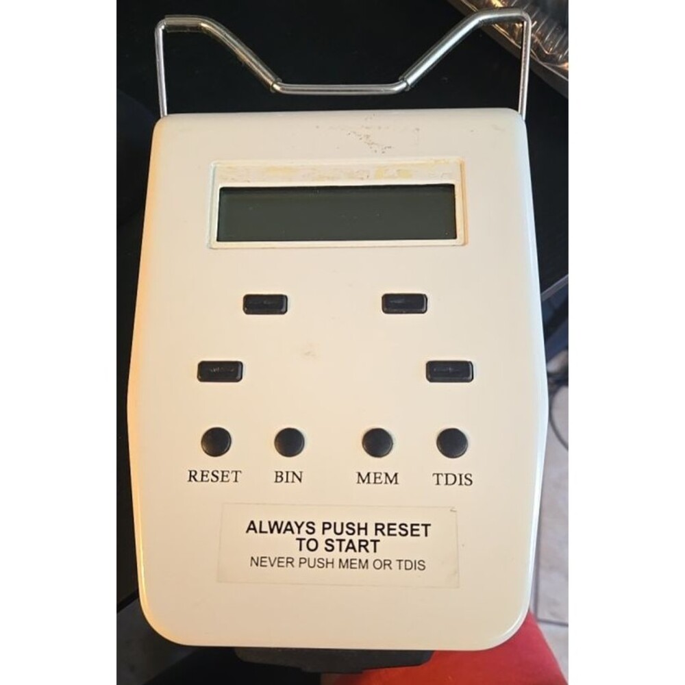 Digital Pupilometer PD Meter Handheld Eye Pupil Distance Tested Battery Powered